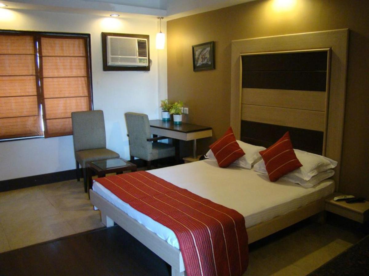 Hotel Pacific Inn Huda City Centre Gurgaon Esterno foto