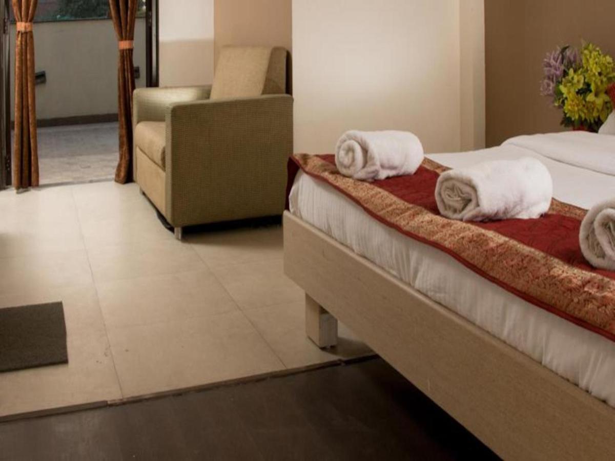 Hotel Pacific Inn Huda City Centre Gurgaon Esterno foto